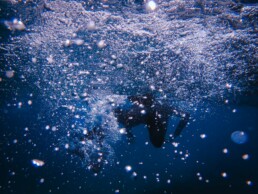 Luftbubblor under vattenyta